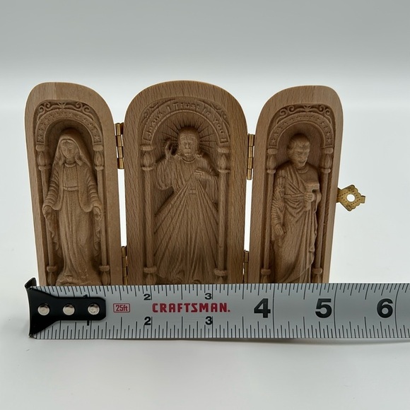 1785- Catholic Altar Religious Portable Holy Family Hand Carved Wood Box NWT - Picture 6 of 8